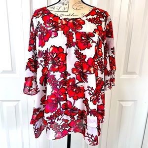 ❤️ Relativity Orange and White Floral Blouse